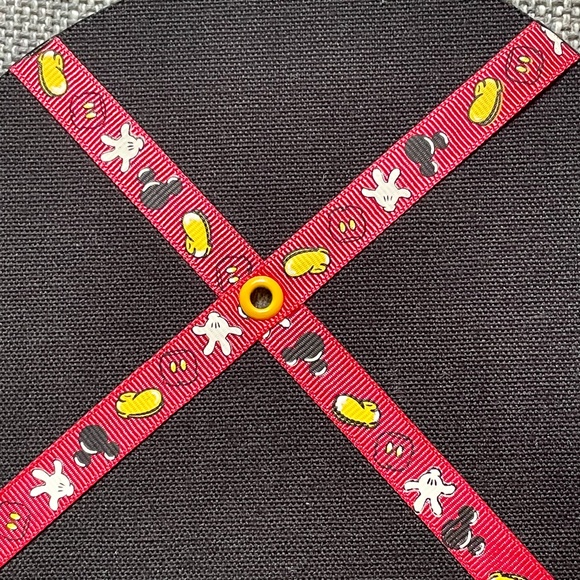 Mickey Mouse Shaped Disney Memo Board 14" x 11" with Mickey Icon Ribbons - Picture 4 of 12